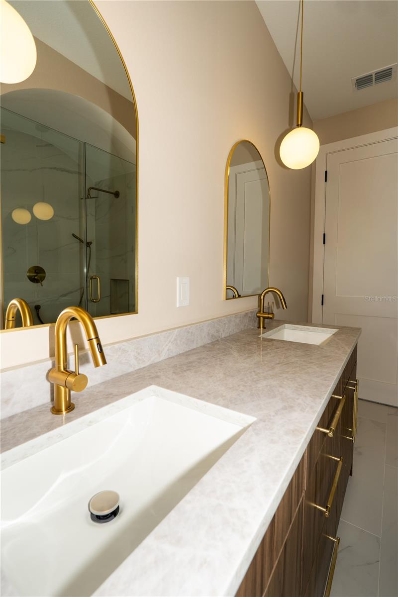 Image 39 of 57 For 7619 Amherst Street