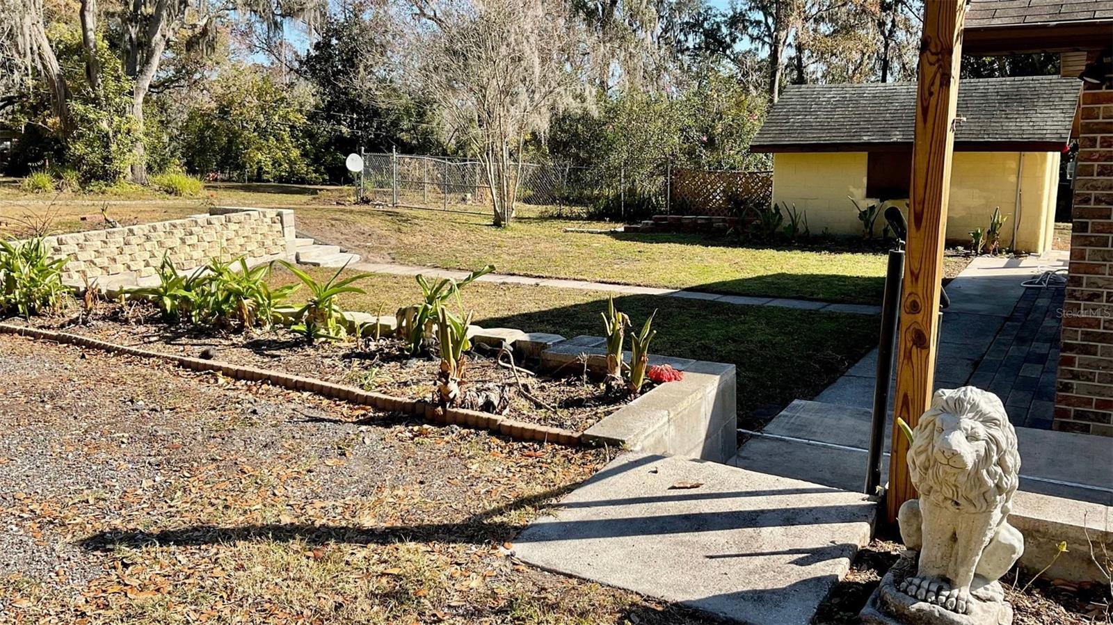 Listing photo id 3 for 13216 Curley Road