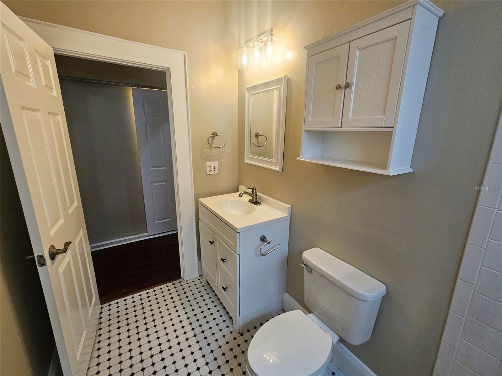 Image 6 of 10 For 209 Westland Avenue C