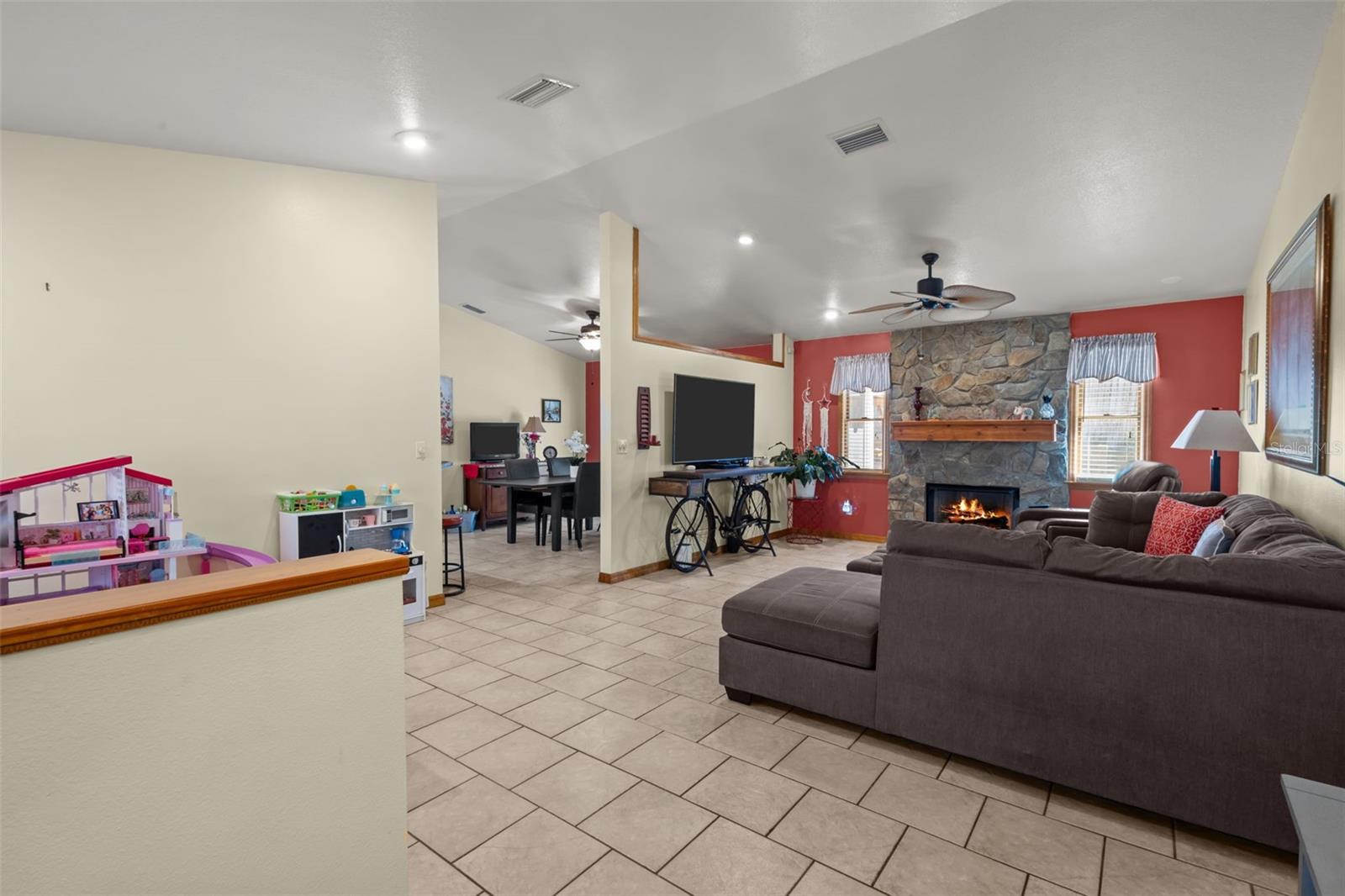 Image 11 of 37 For 275 Highland Avenue