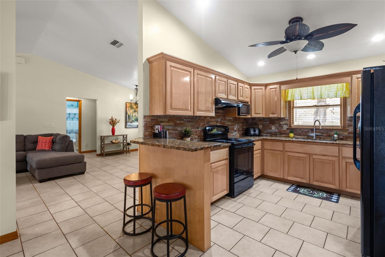 Image 14 of 37 For 275 Highland Avenue