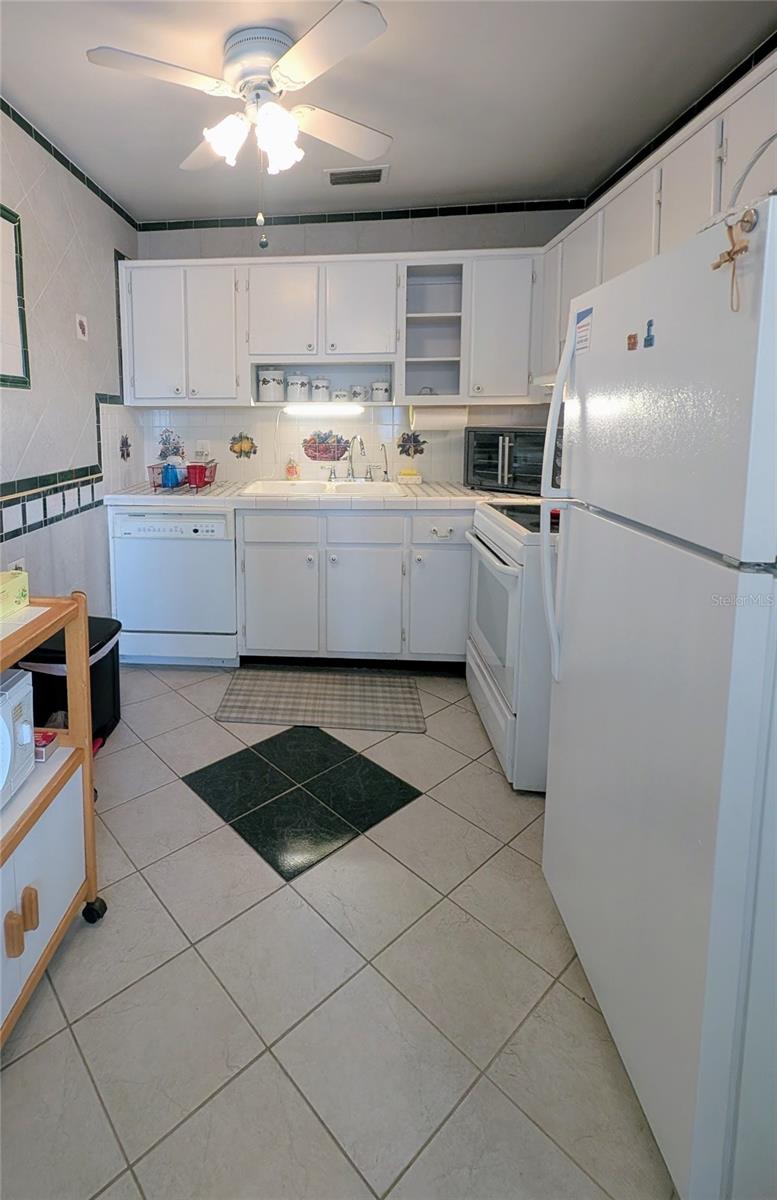 Image 8 of 37 For 8055 112th Street 403