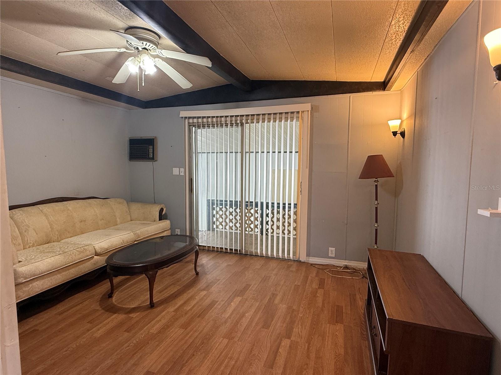 Listing photo id 15 for 5104 Little Lake Ct