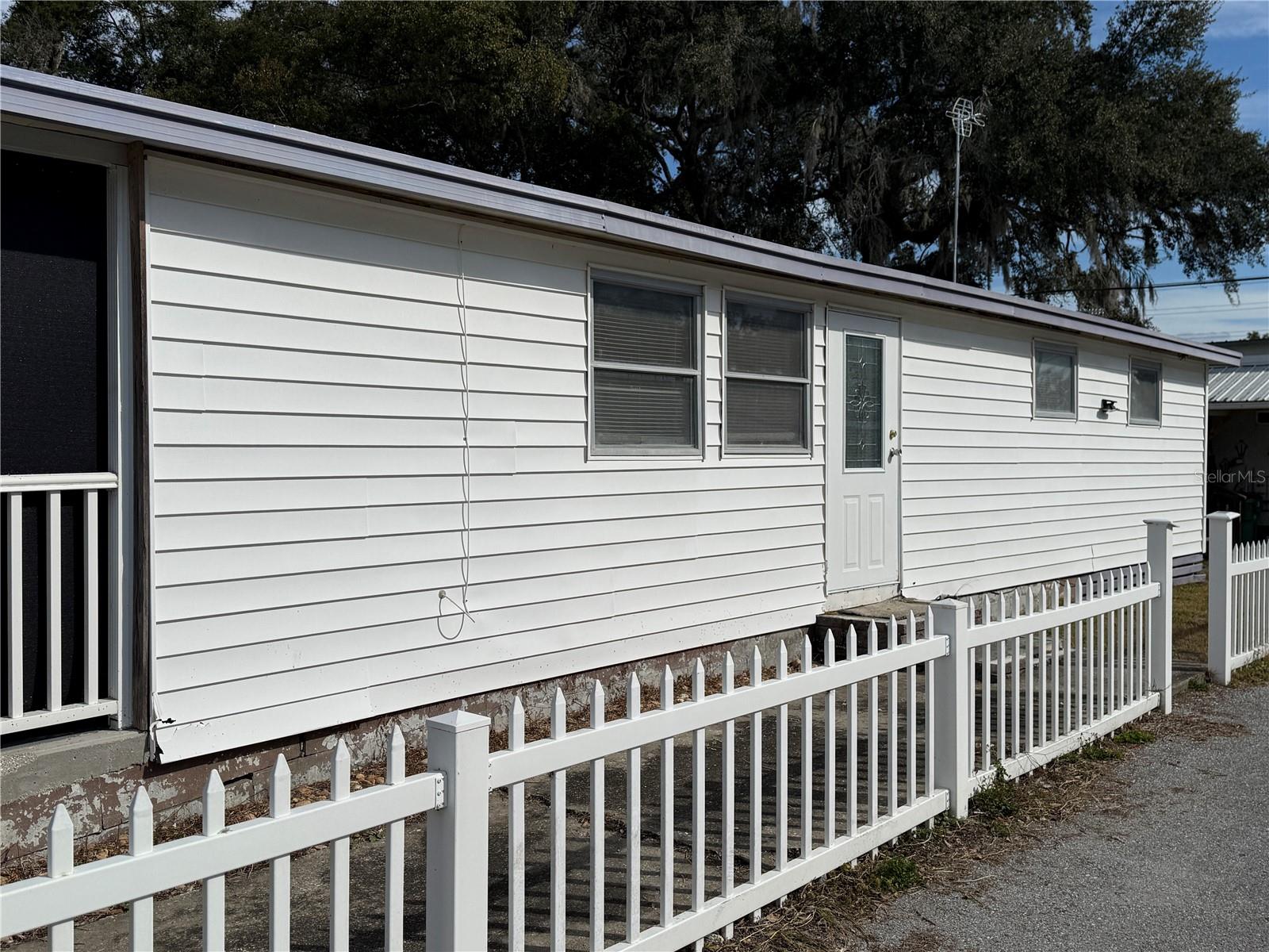 Listing photo id 26 for 5104 Little Lake Ct