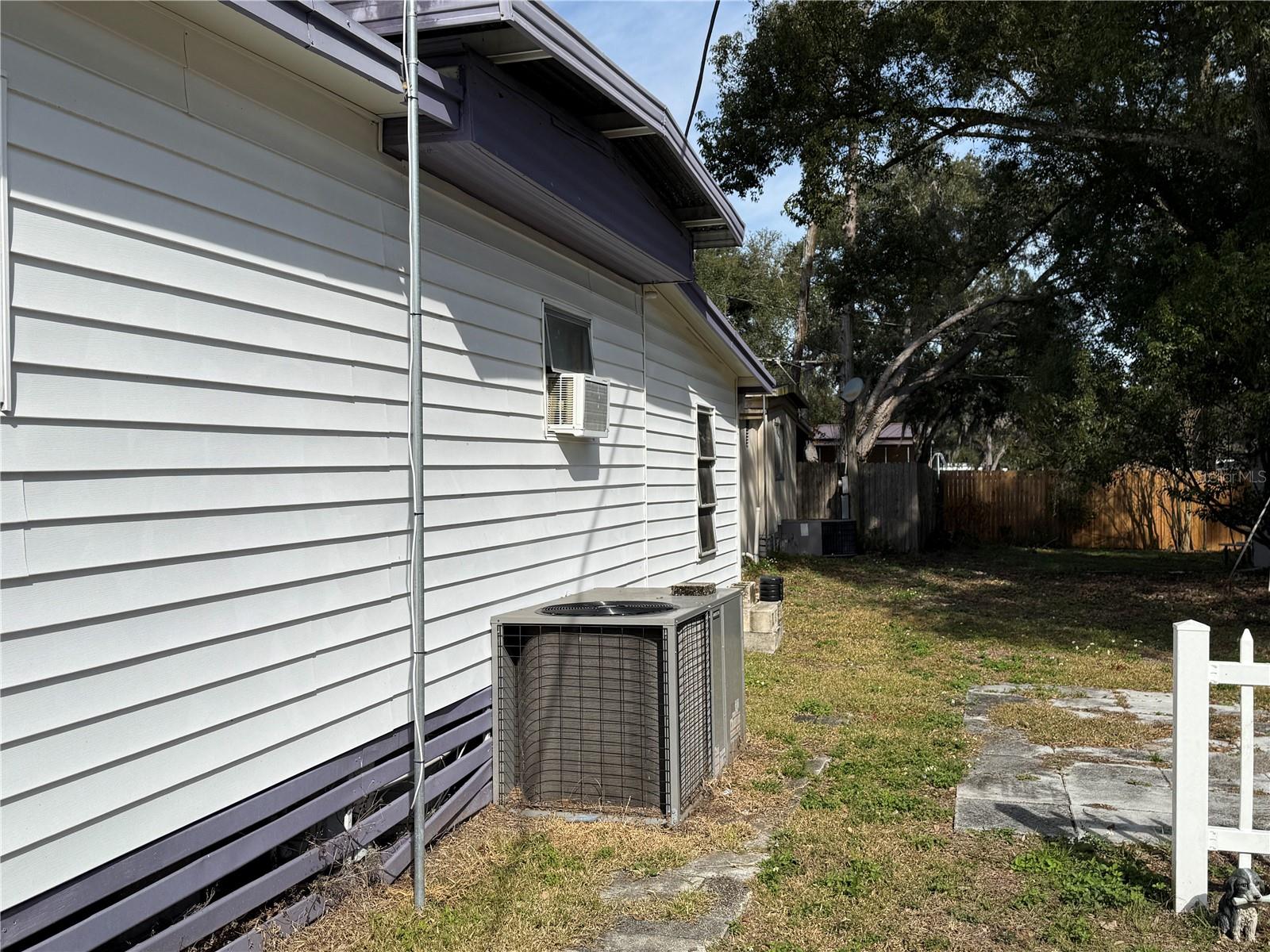 Listing photo id 27 for 5104 Little Lake Ct