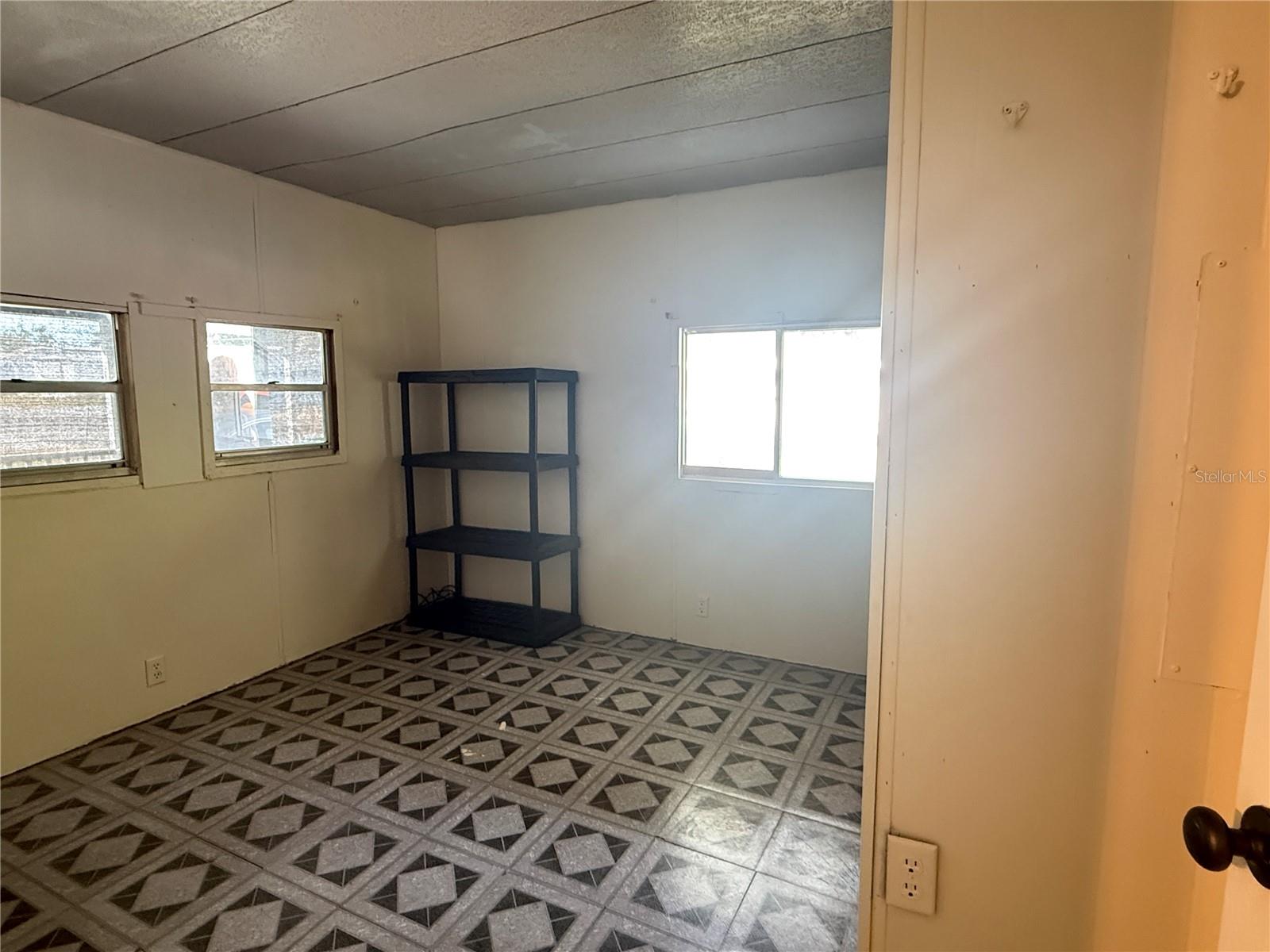 Listing photo id 3 for 5104 Little Lake Ct