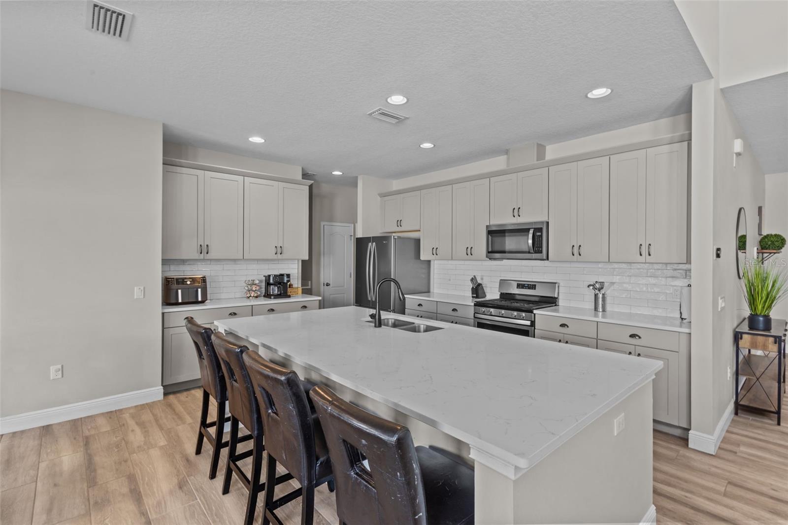 Image 3 of 43 For 2836 Satilla Loop