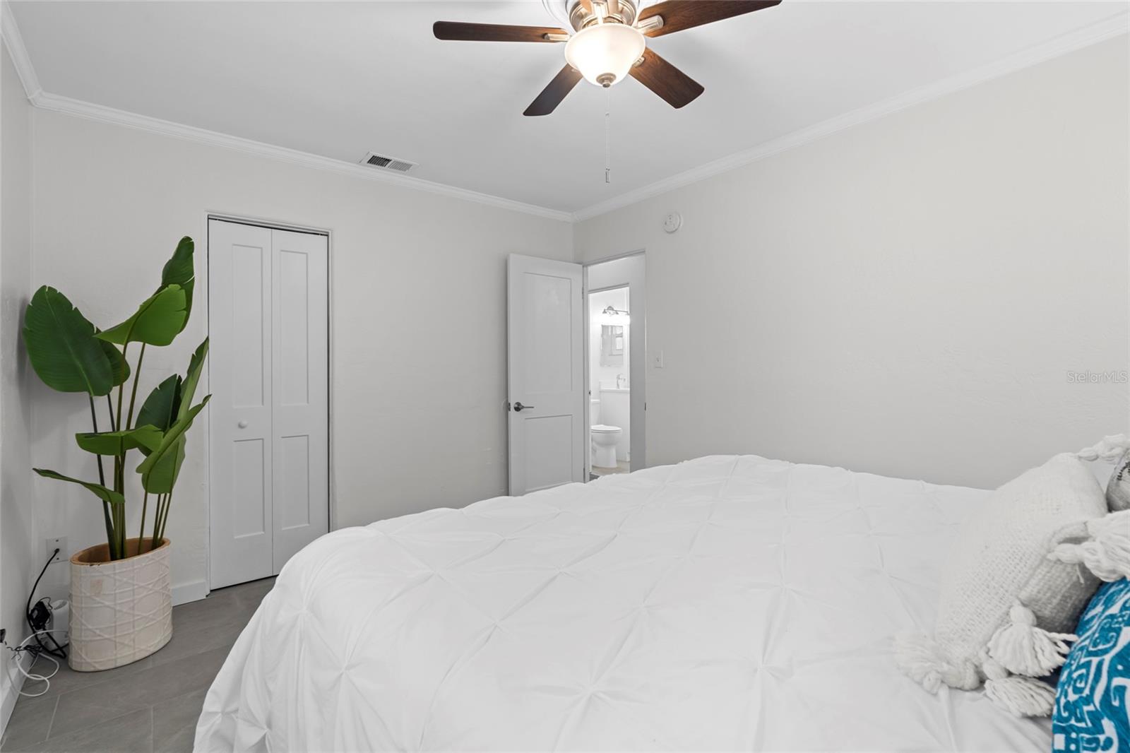 Image 17 of 32 For 326 50th Avenue N