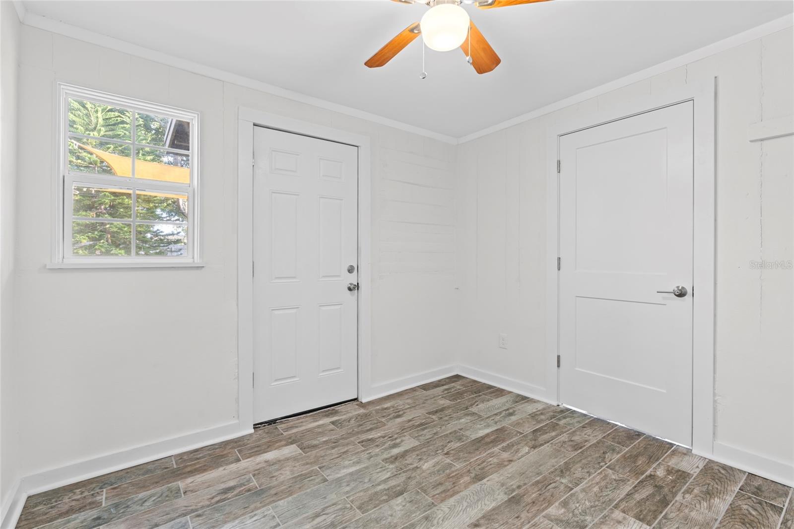 Image 18 of 32 For 326 50th Avenue N