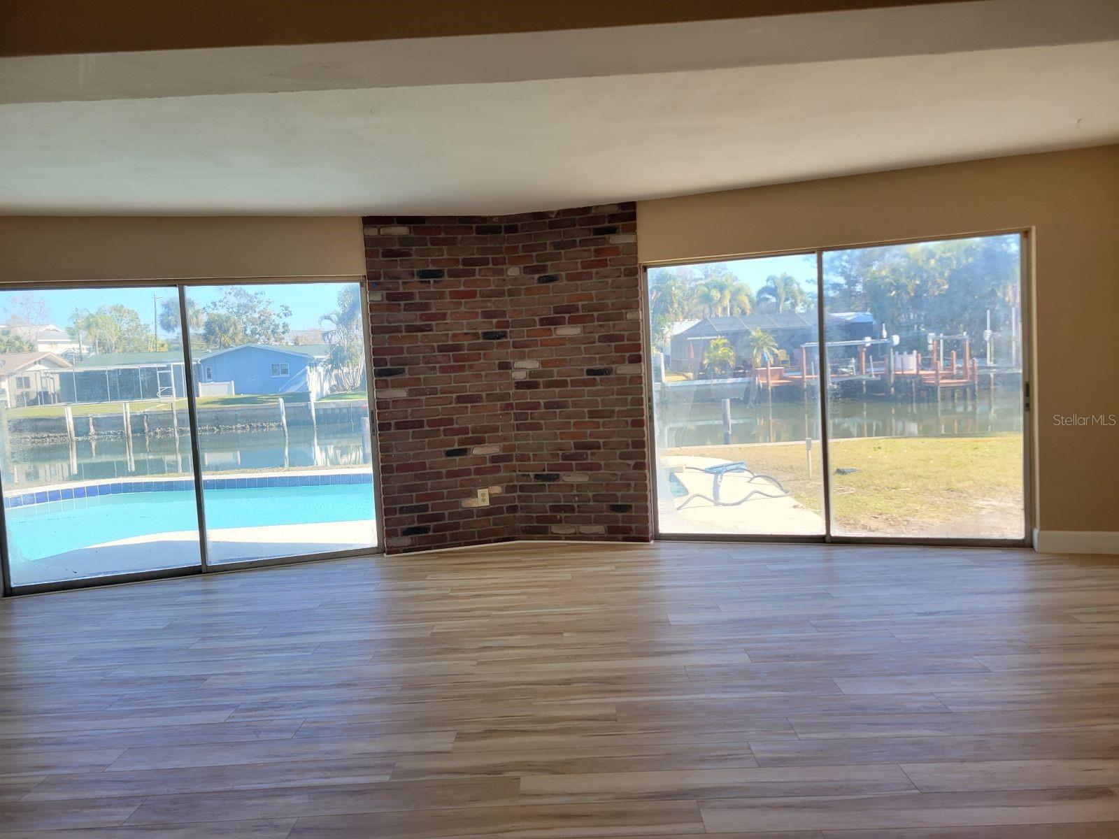 Image 12 of 34 For 1985 Cove Drive