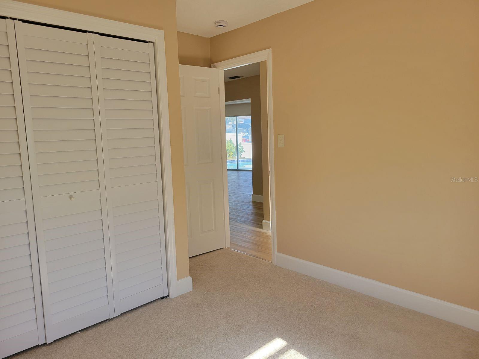 Image 22 of 34 For 1985 Cove Drive