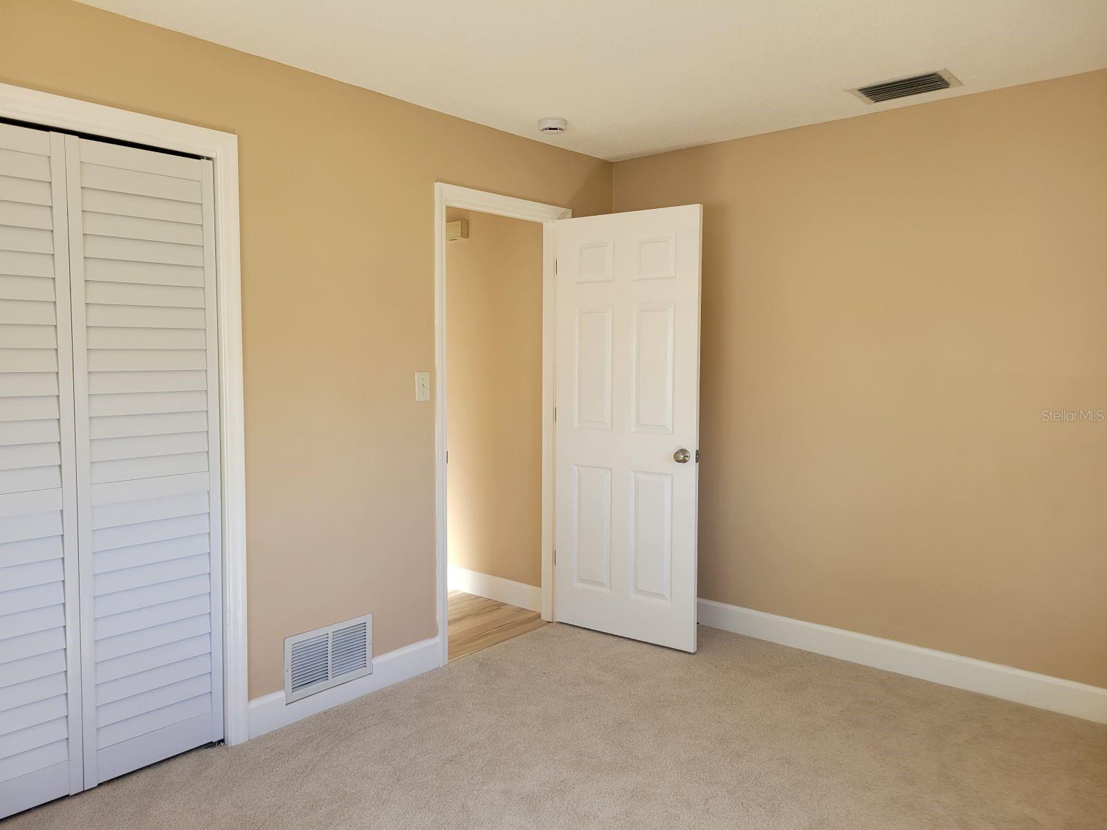 Image 24 of 34 For 1985 Cove Drive