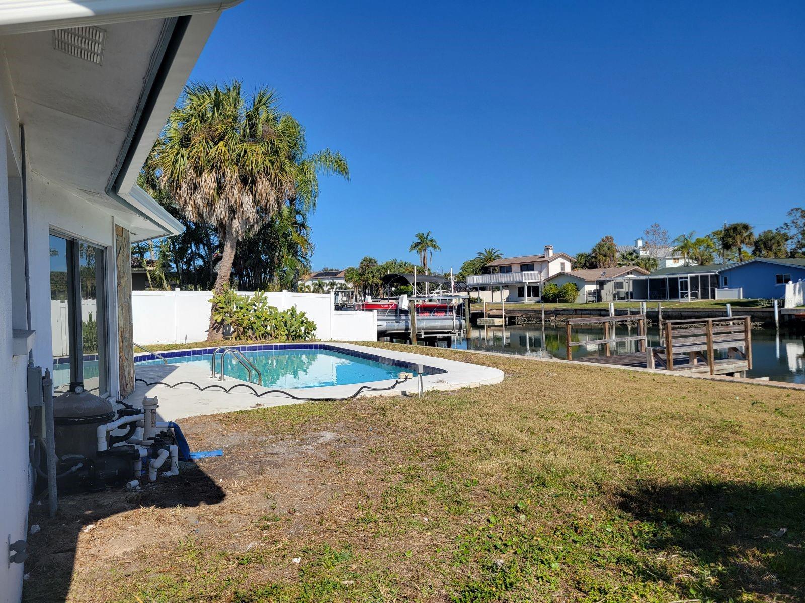 Image 29 of 34 For 1985 Cove Drive