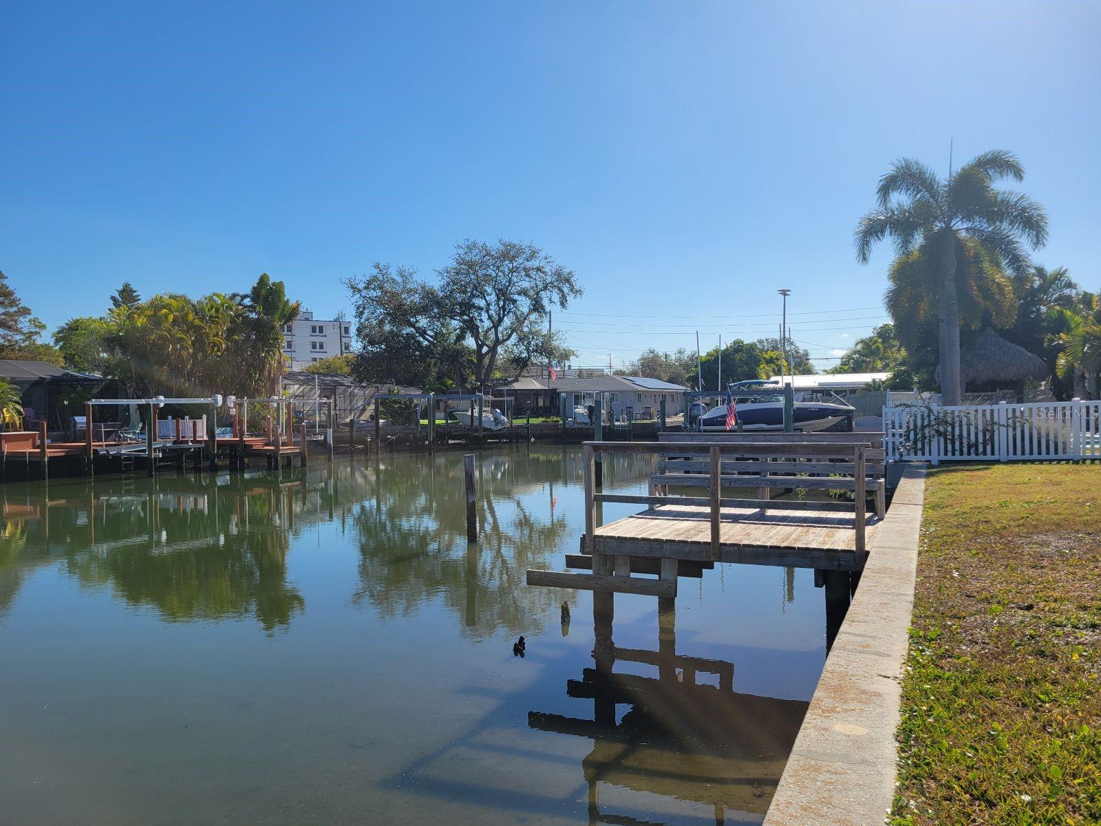 Image 33 of 34 For 1985 Cove Drive