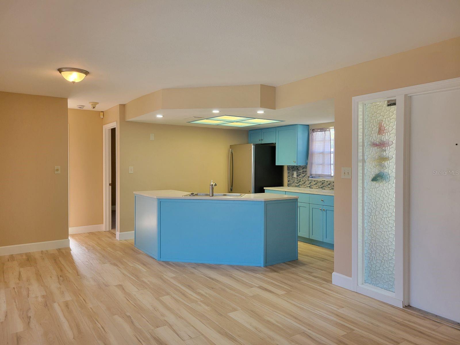 Image 4 of 34 For 1985 Cove Drive