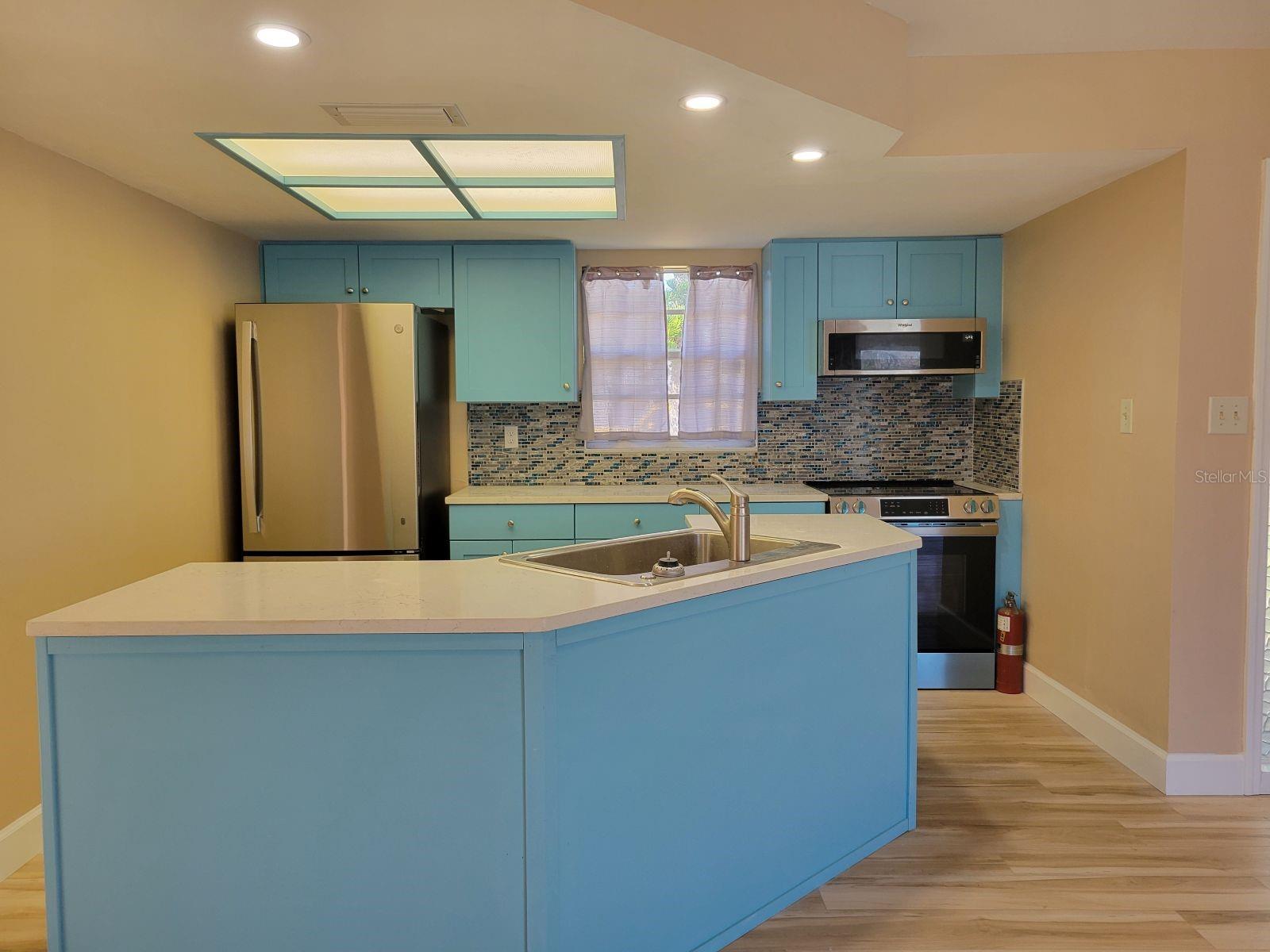 Image 6 of 34 For 1985 Cove Drive