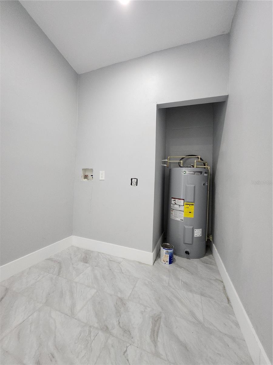 Image 9 of 10 For 1302 Shell Point Road