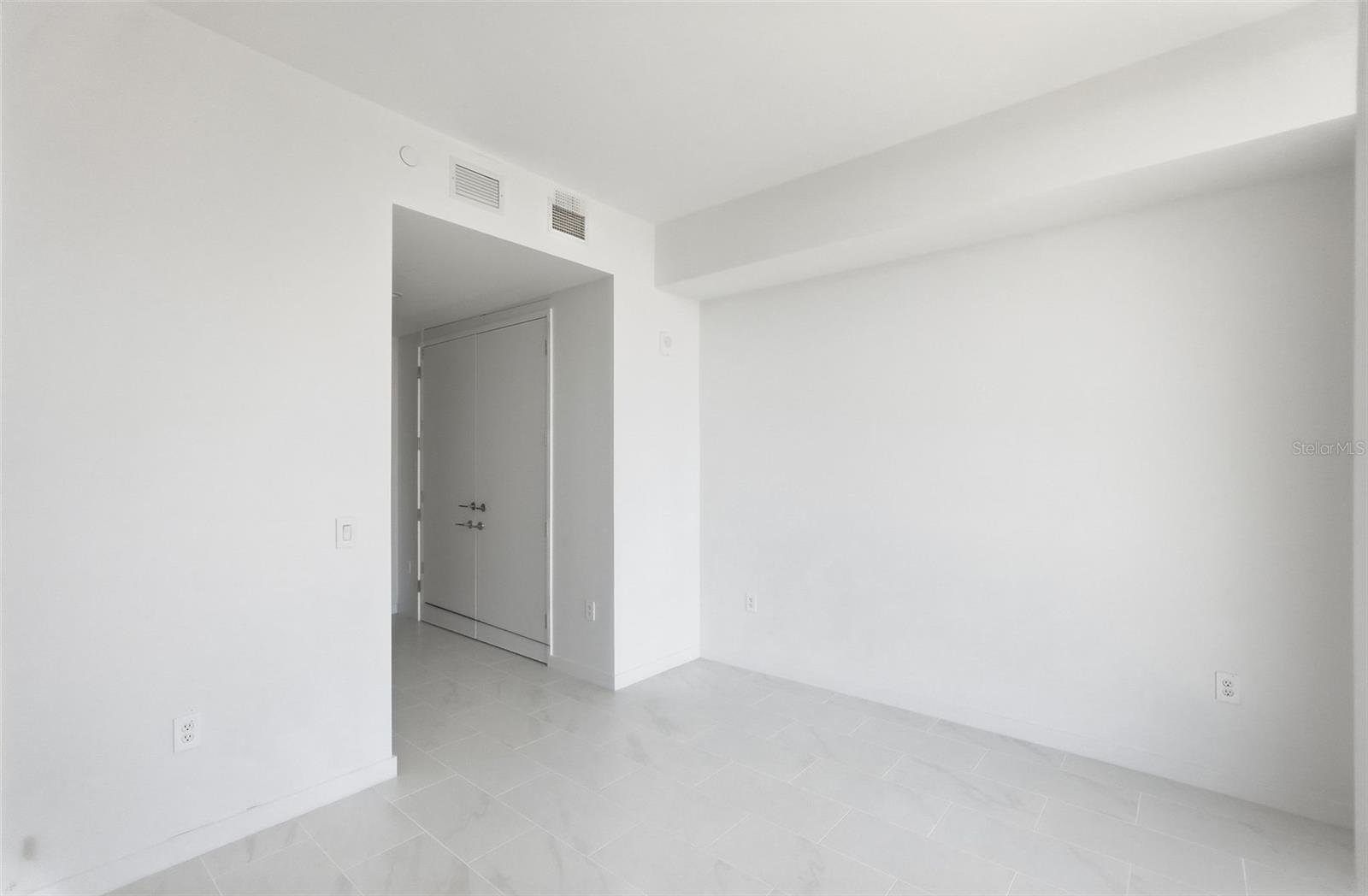 Image 16 of 60 For 400 Central Avenue 1803