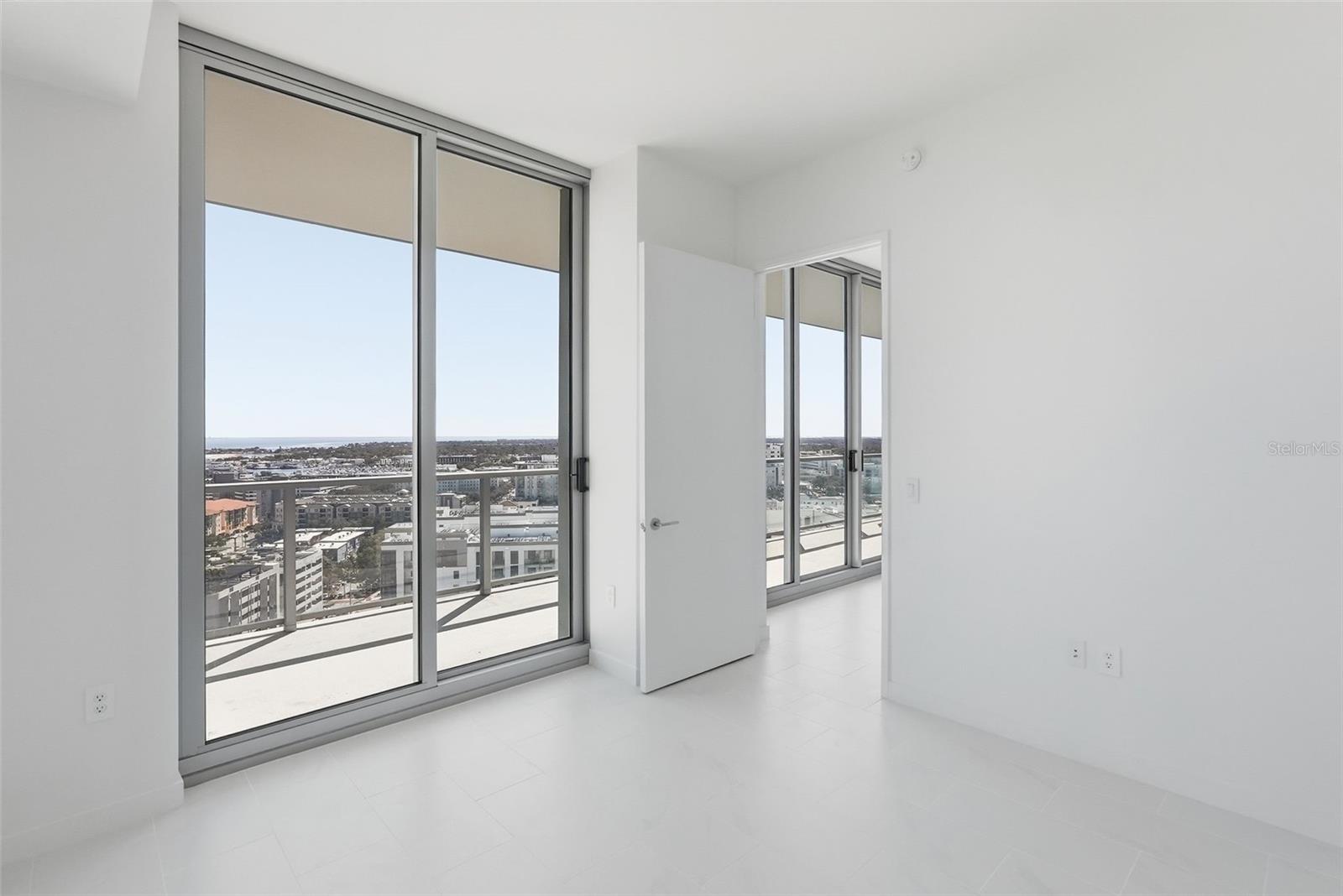 Image 17 of 60 For 400 Central Avenue 1803