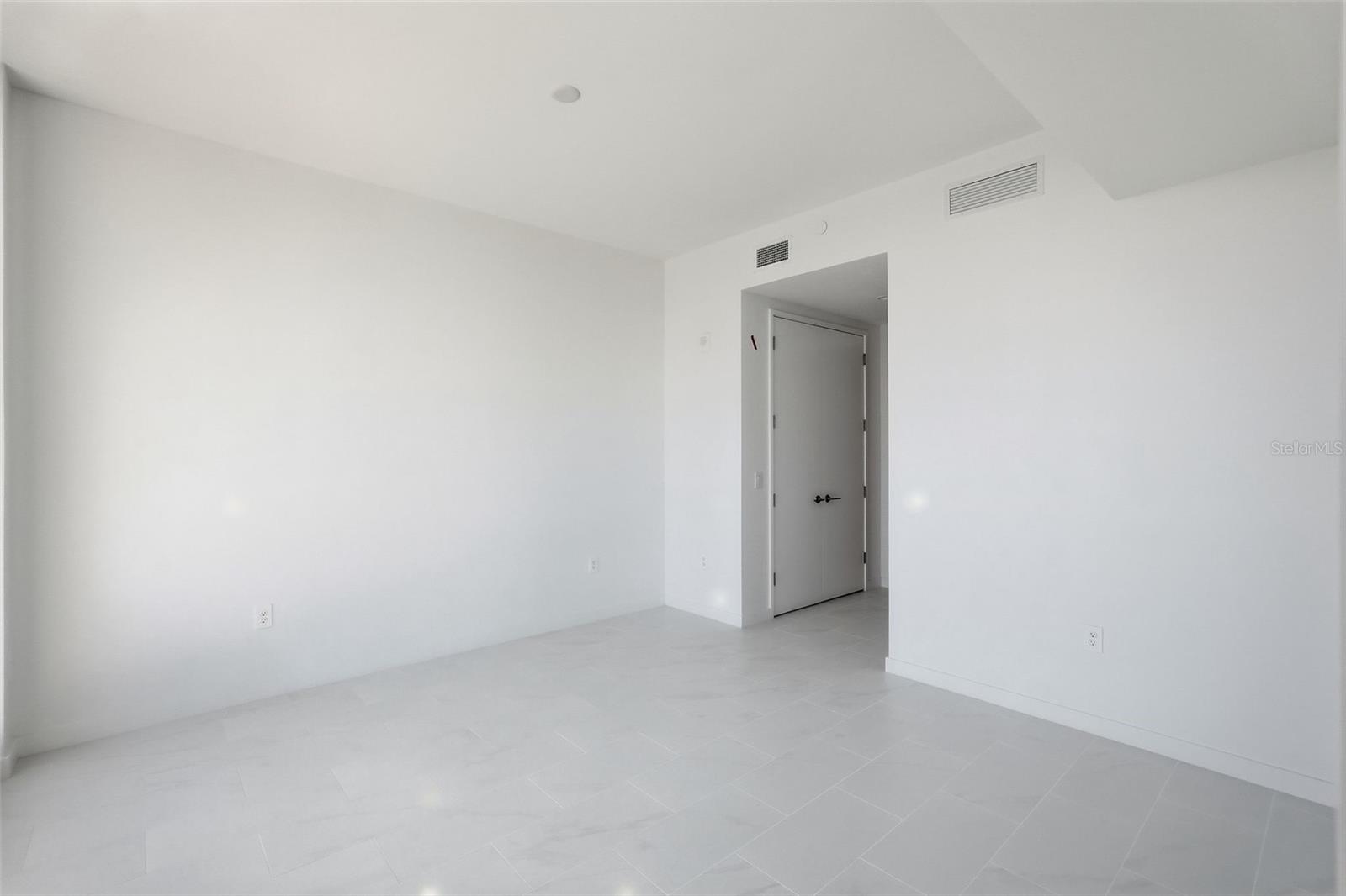 Image 21 of 60 For 400 Central Avenue 1803