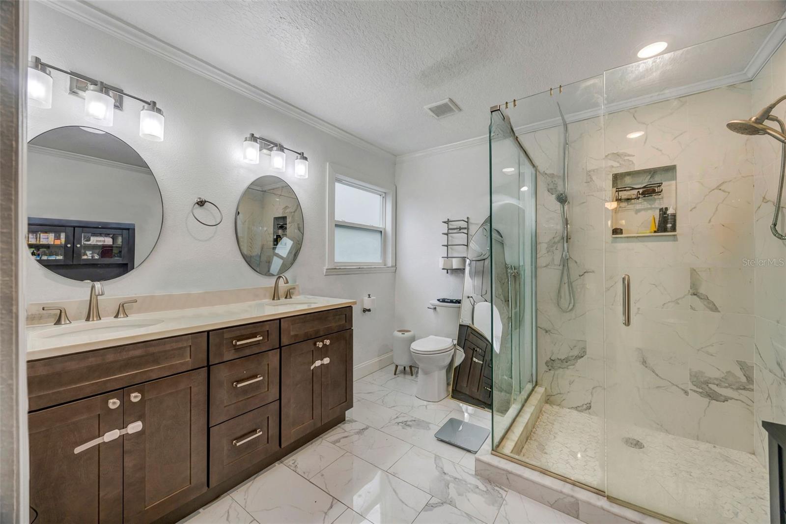 Image 9 of 23 For 7149 Spruce Drive