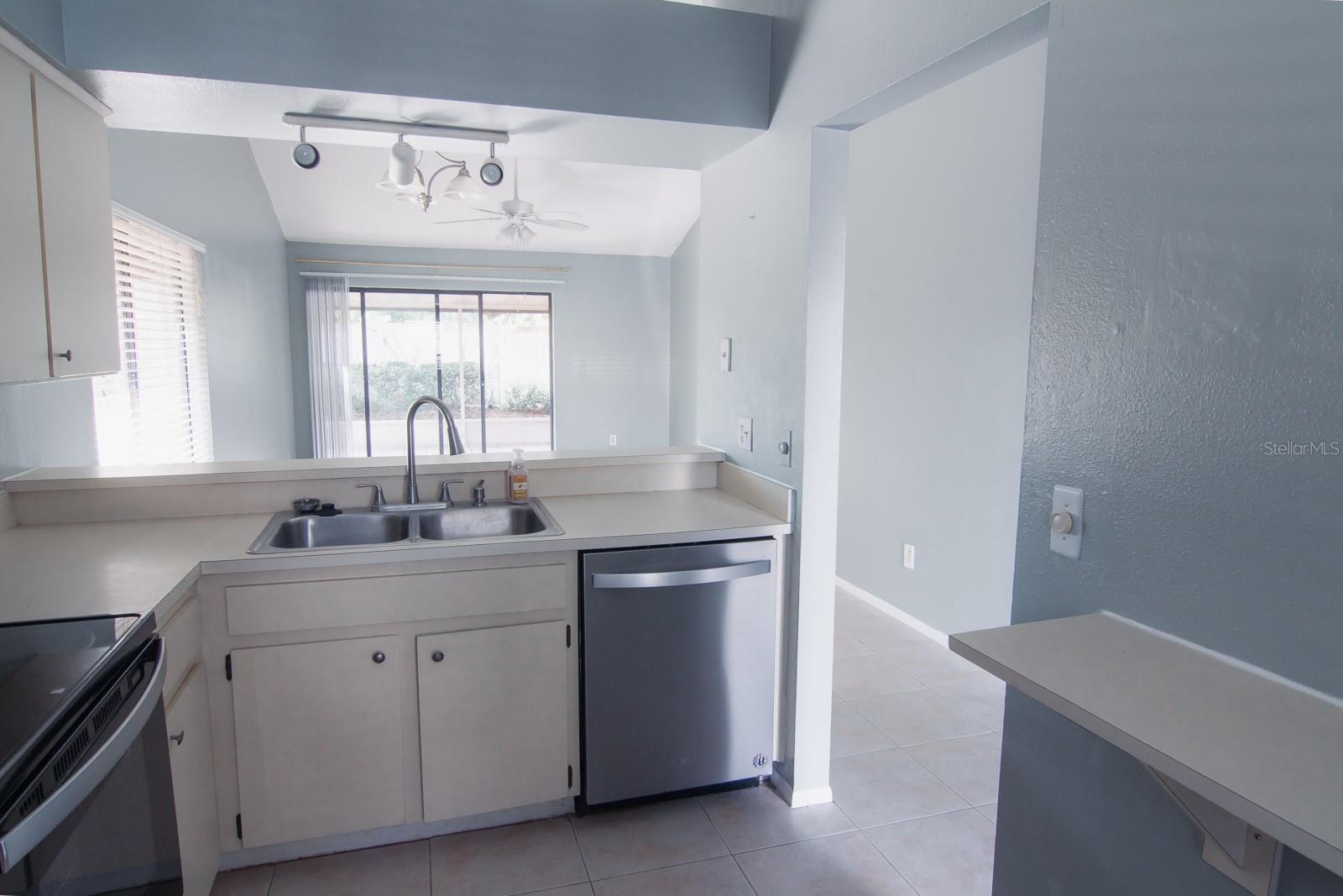 Image 13 of 18 For 8418 Laurelon Place