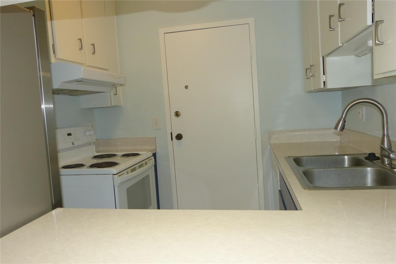 Image 8 of 31 For 2700 Bayshore Boulevard 4101