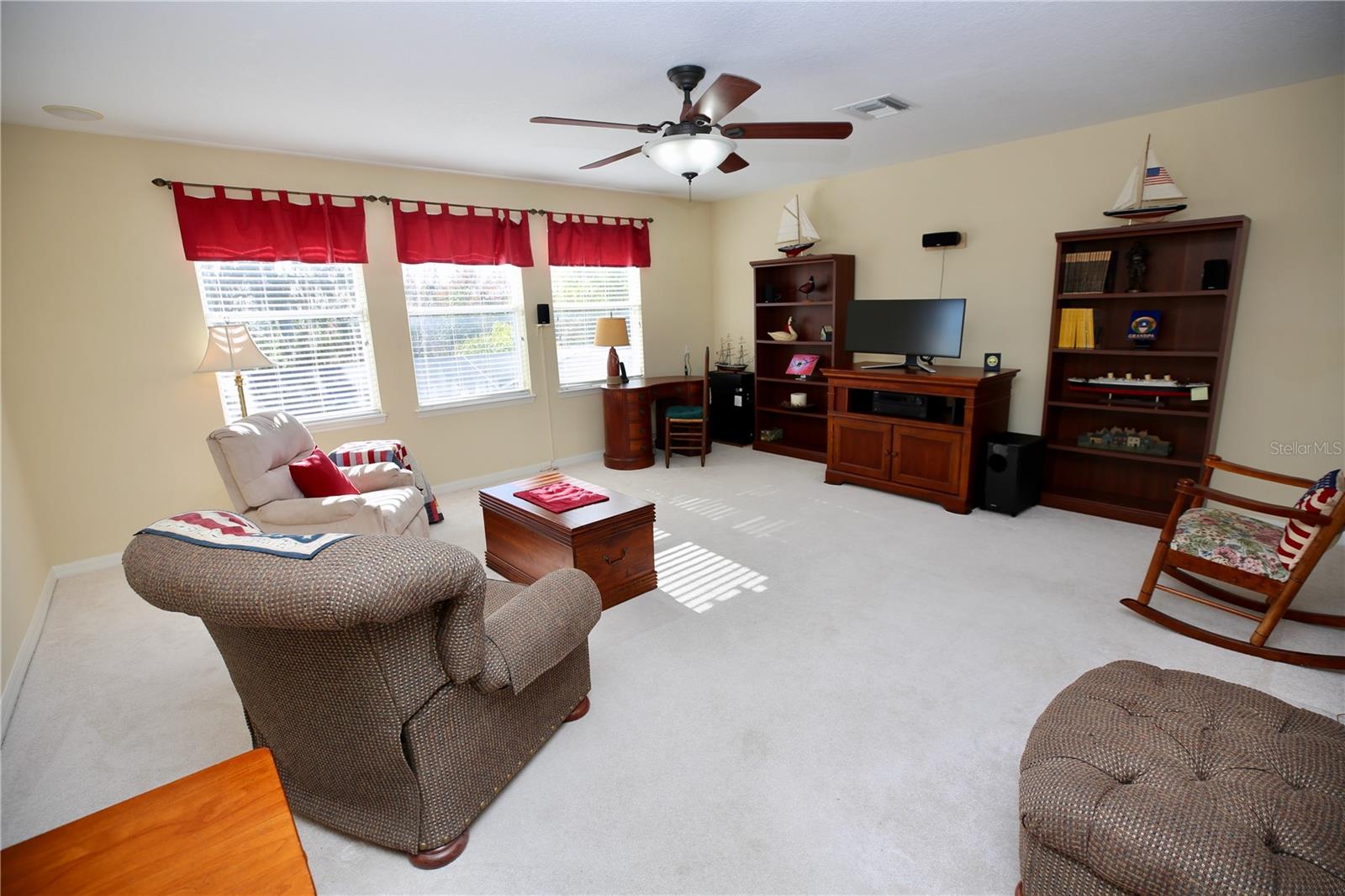 Listing photo id 34 for 19822 Prince Benjamin Drive