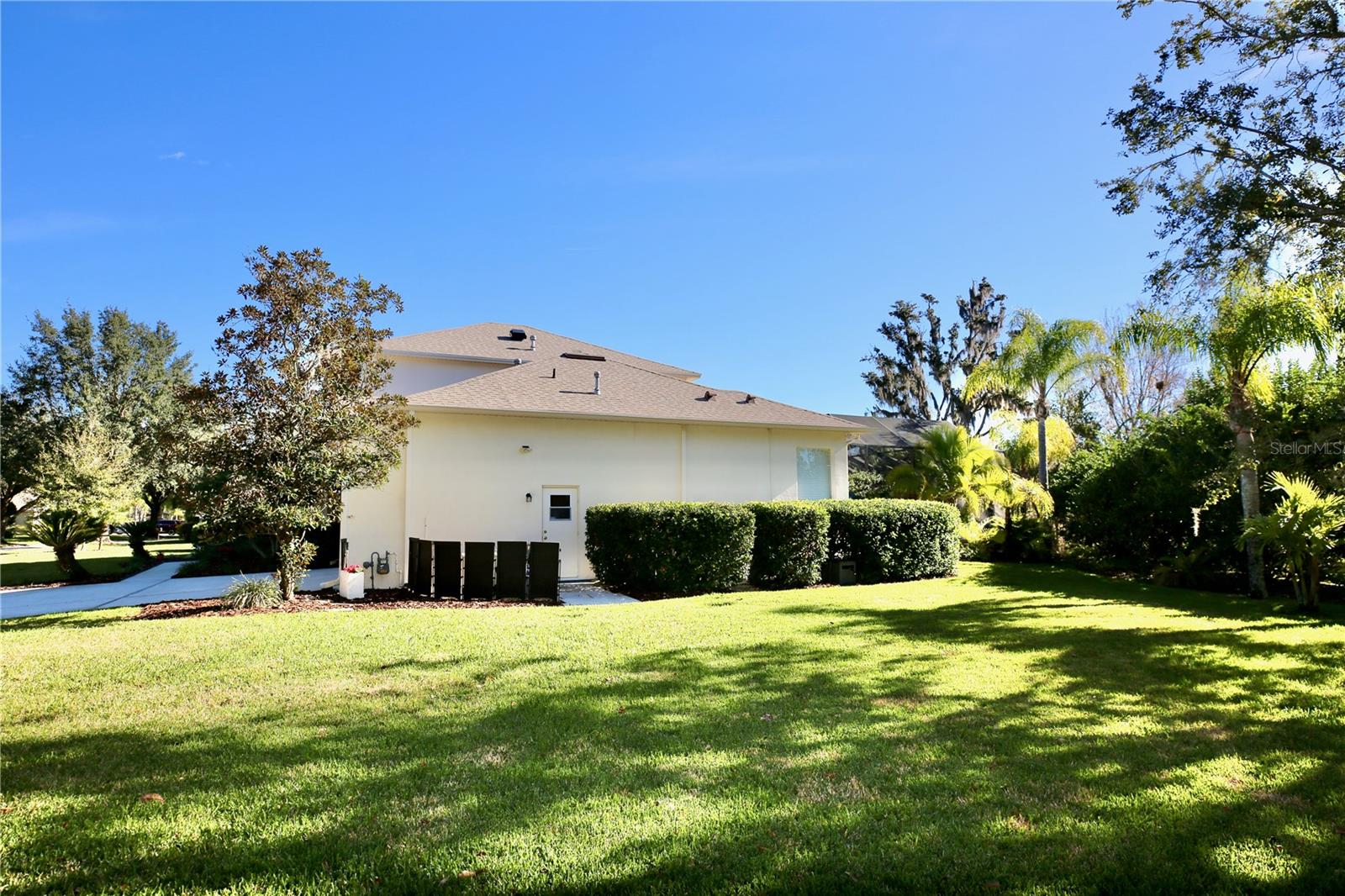 Listing photo id 3 for 19822 Prince Benjamin Drive