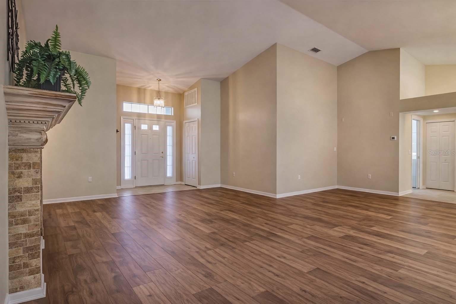 Image 13 of 54 For 11148 Hollander Avenue