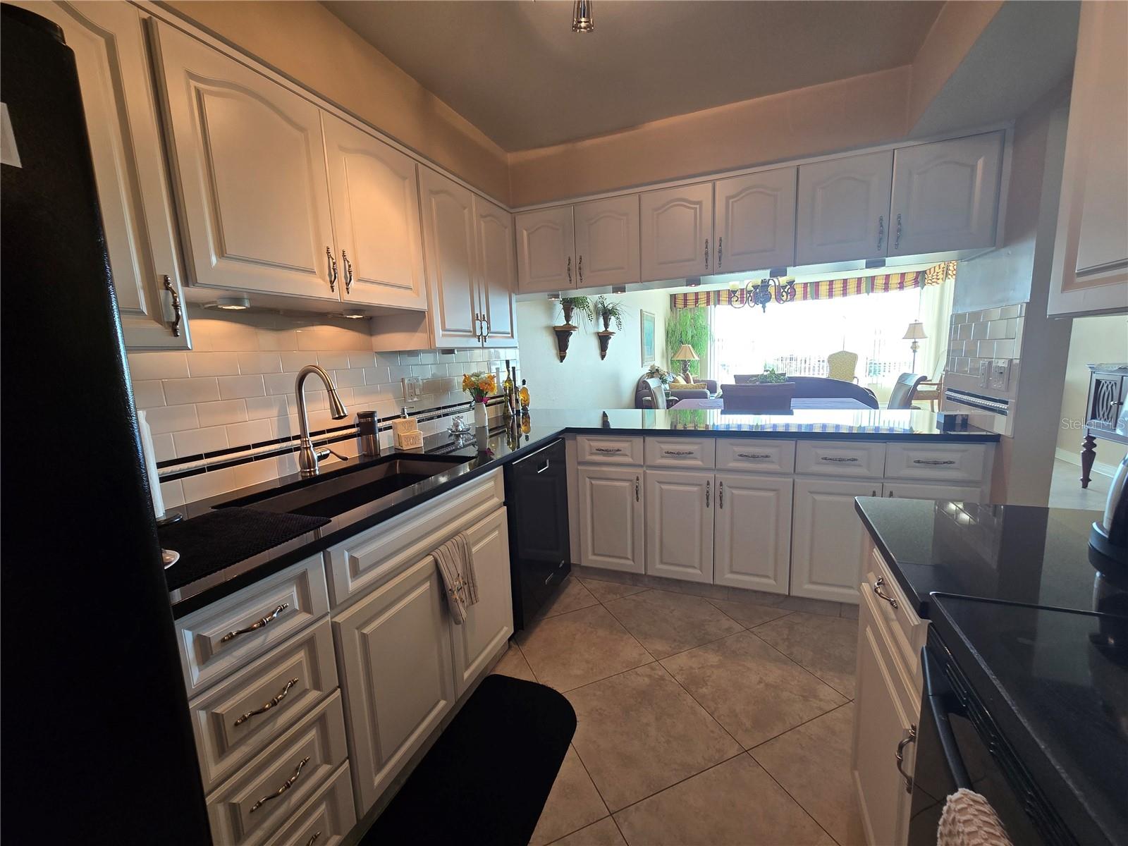 Image 12 of 26 For 634 Edgewater Drive 242