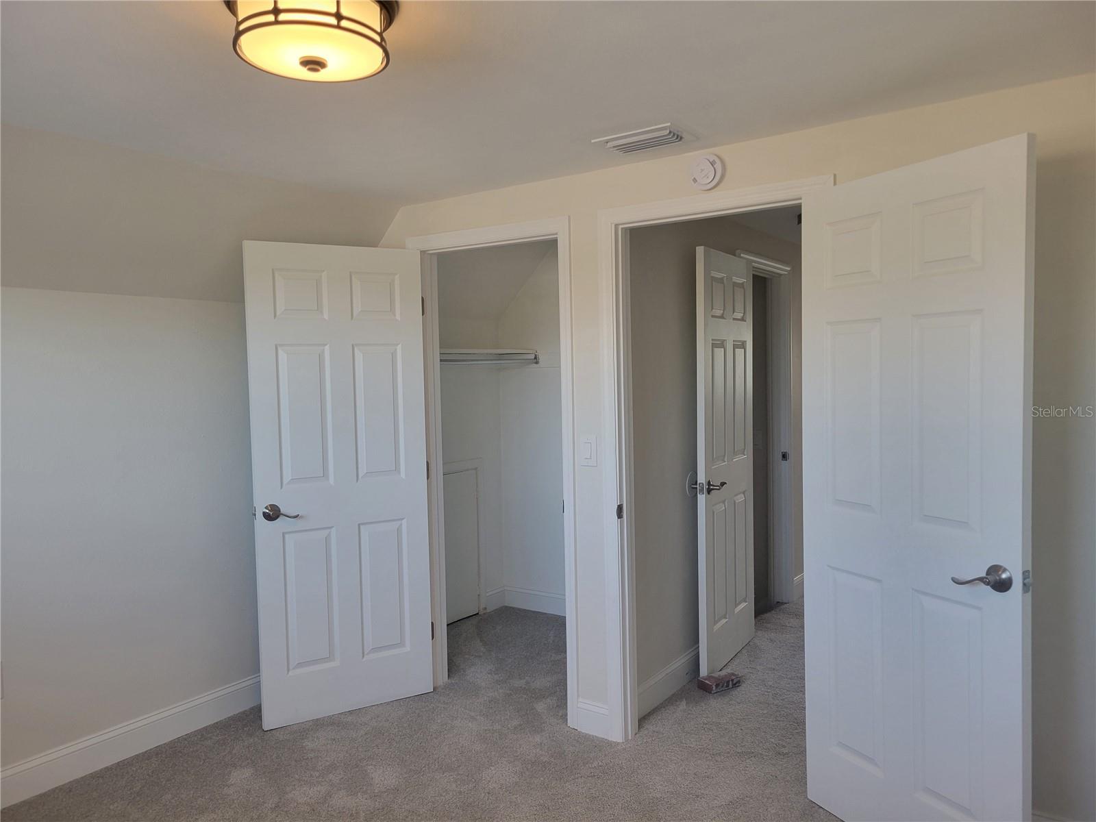 Image 15 of 31 For 6412 Wingfoot Circle