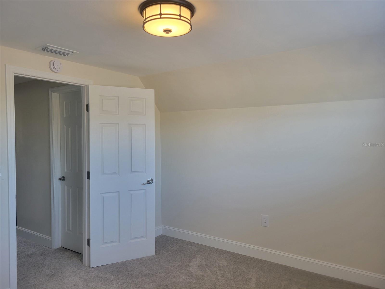 Image 17 of 31 For 6412 Wingfoot Circle