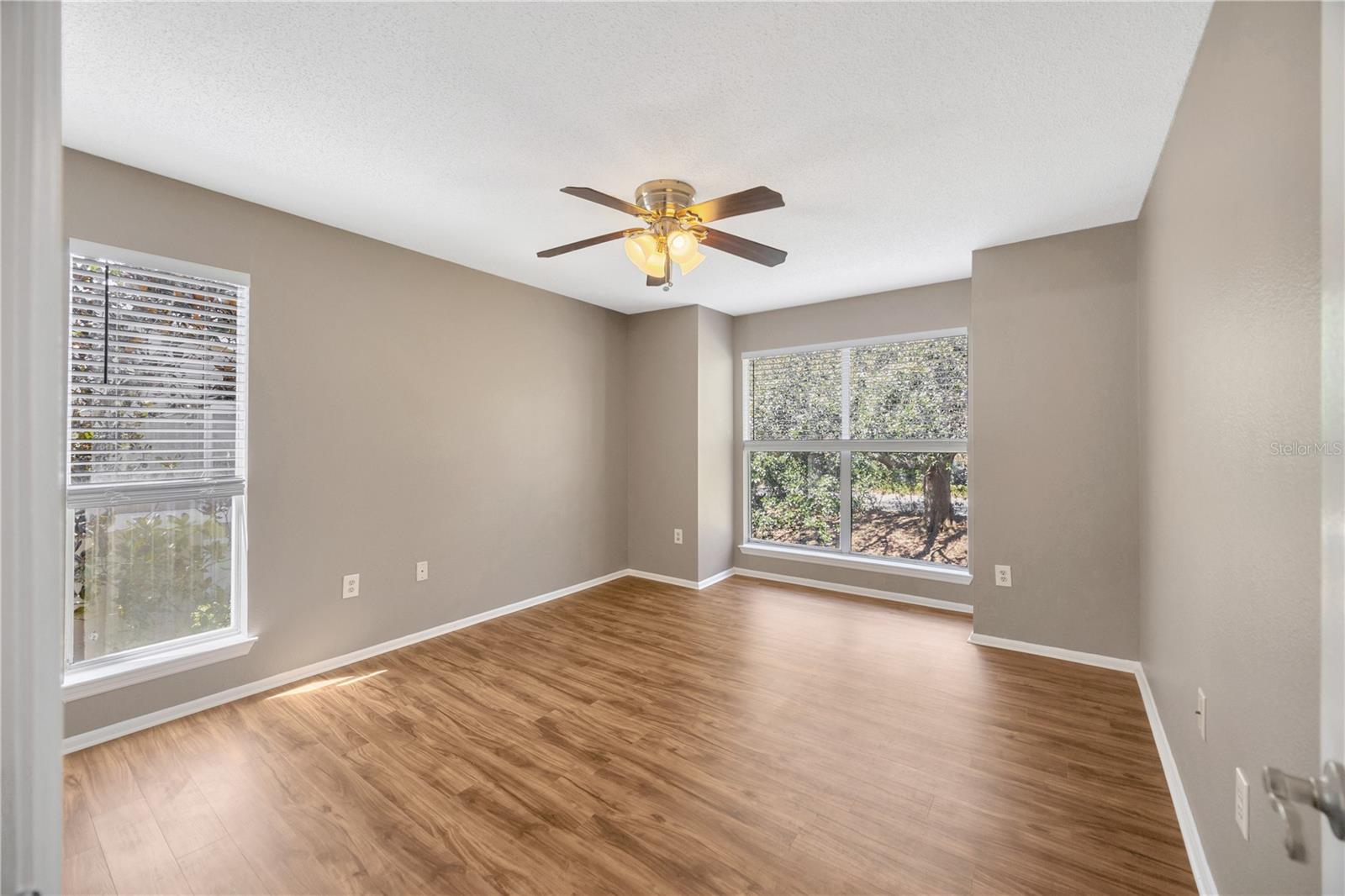 Image 17 of 30 For 9481 Highland Oak Dr  606