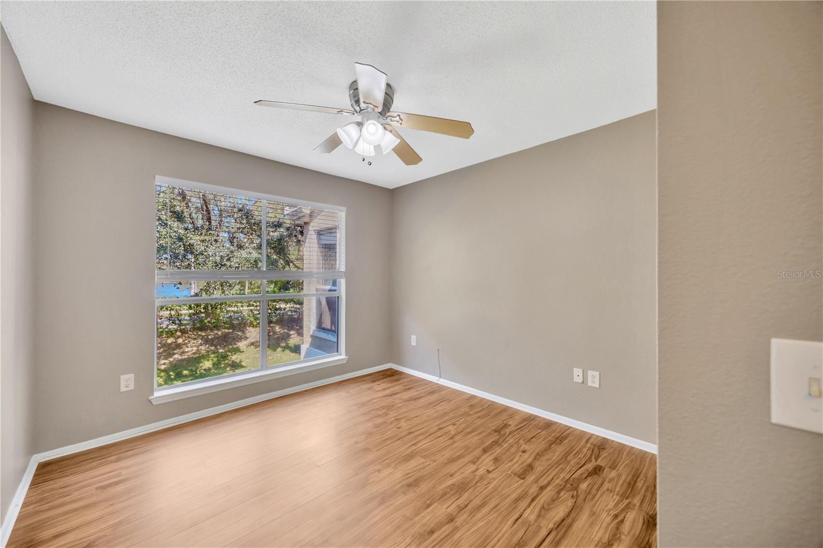 Image 21 of 30 For 9481 Highland Oak Dr  606