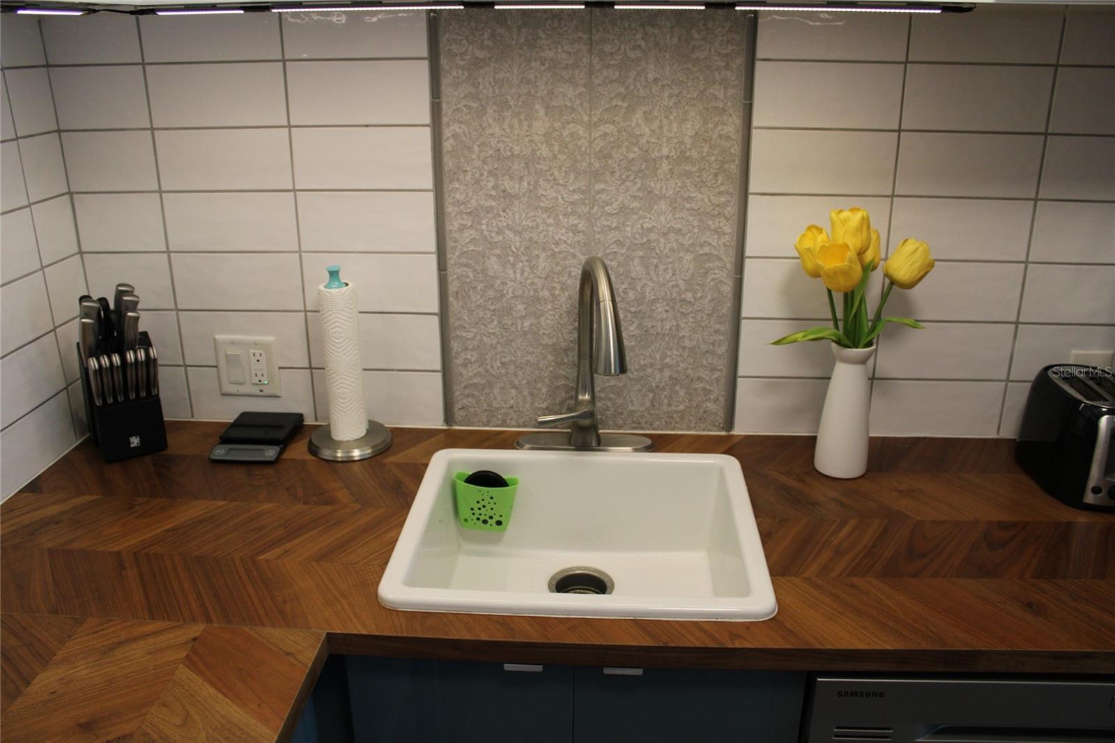 Image 15 of 47 For 2021 Australia Way W 59