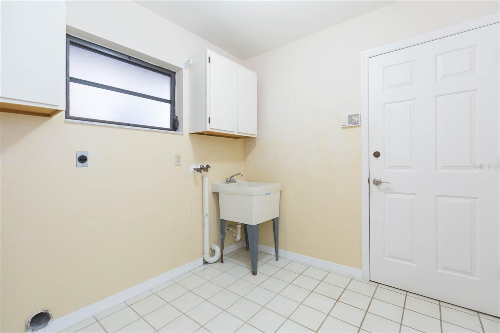 Image 40 of 77 For 963 Doral Lane