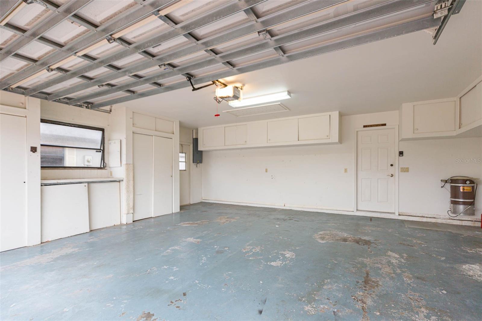 Image 42 of 77 For 963 Doral Lane