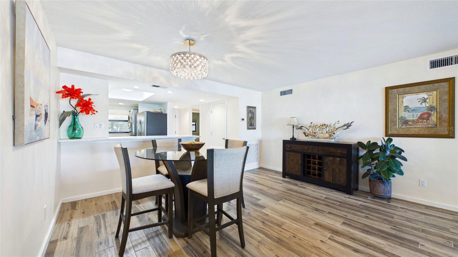 Image 10 of 42 For 350 Pinellas Bayway S 2