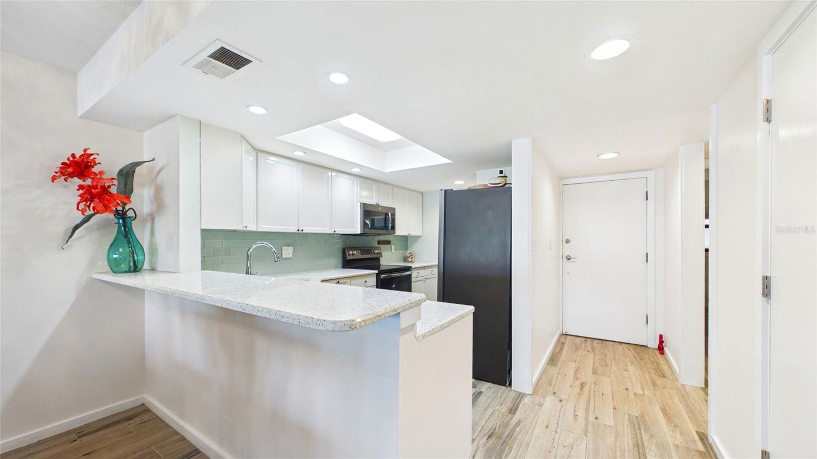 Image 7 of 42 For 350 Pinellas Bayway S 2