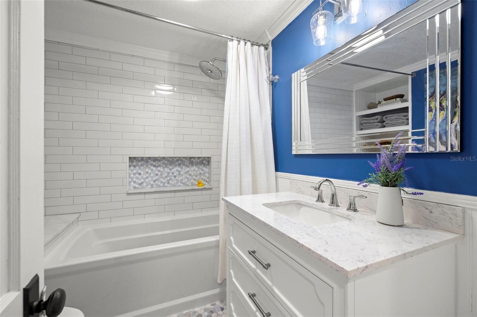 Listing photo id 17 for 5901 Kenneth Avenue