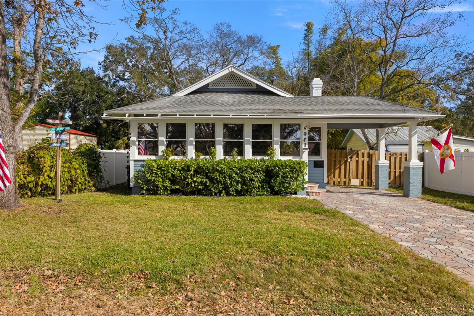 Listing photo id 0 for 5901 Kenneth Avenue