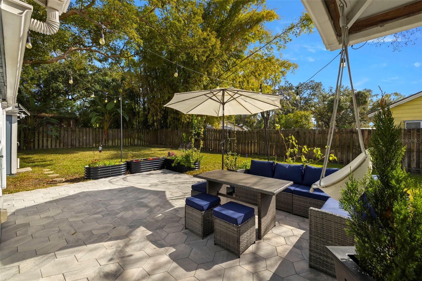 Listing photo id 25 for 5901 Kenneth Avenue