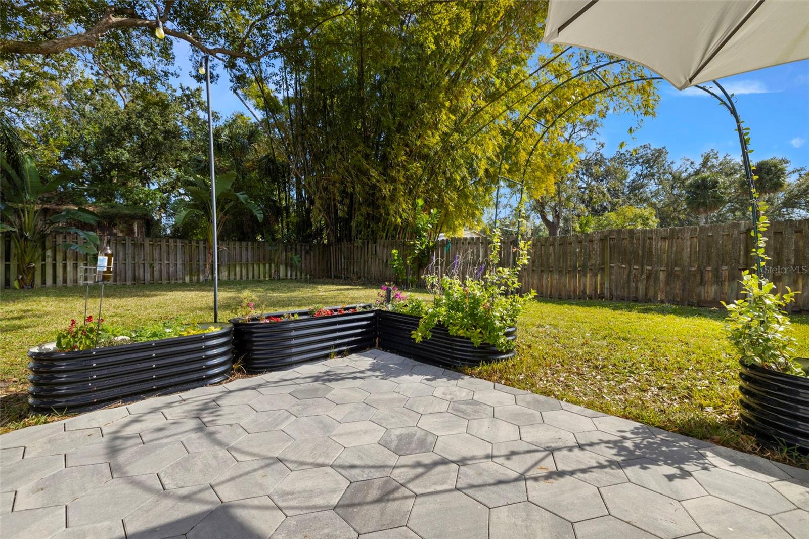 Listing photo id 27 for 5901 Kenneth Avenue