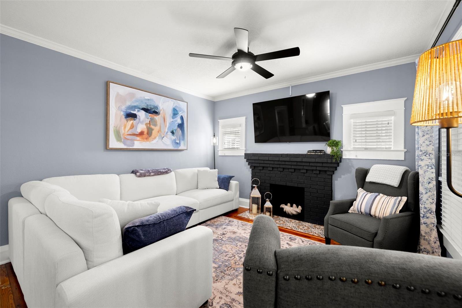 Listing photo id 4 for 5901 Kenneth Avenue