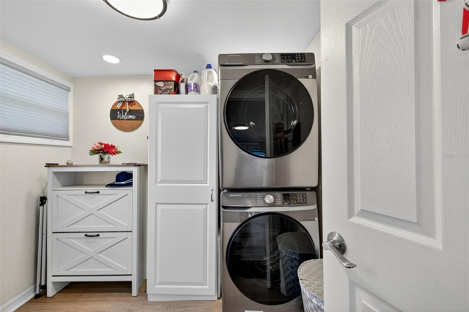 Image 11 of 56 For 11761 80th Avenue