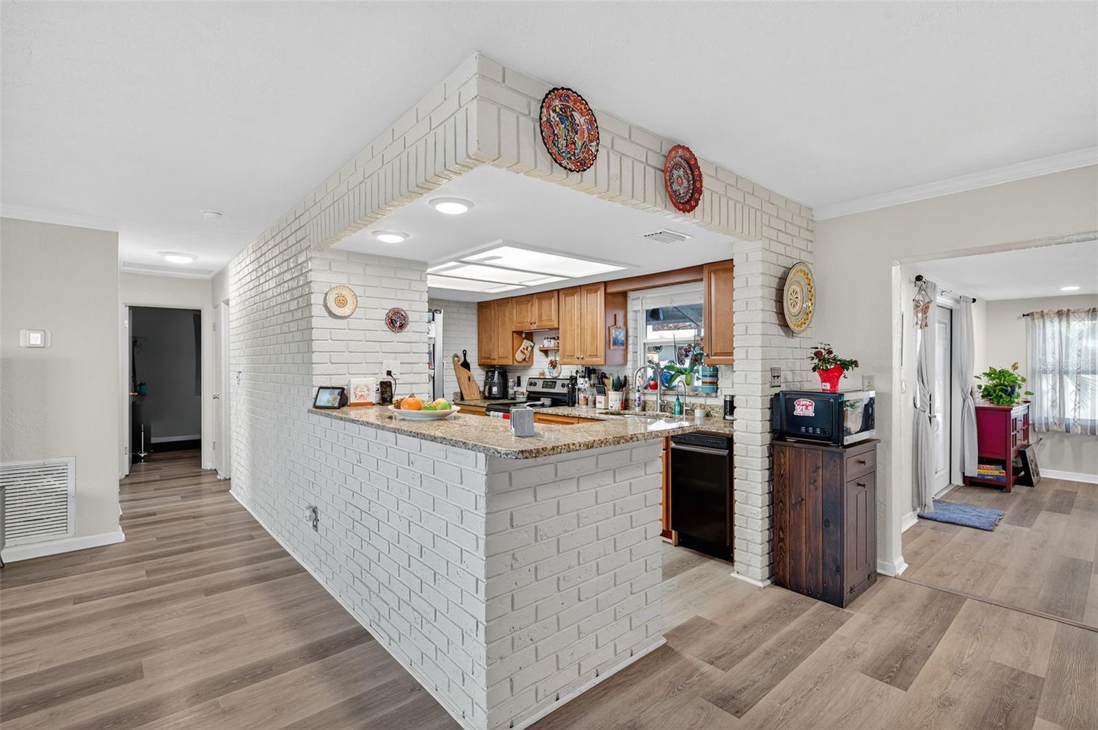 Image 19 of 56 For 11761 80th Avenue