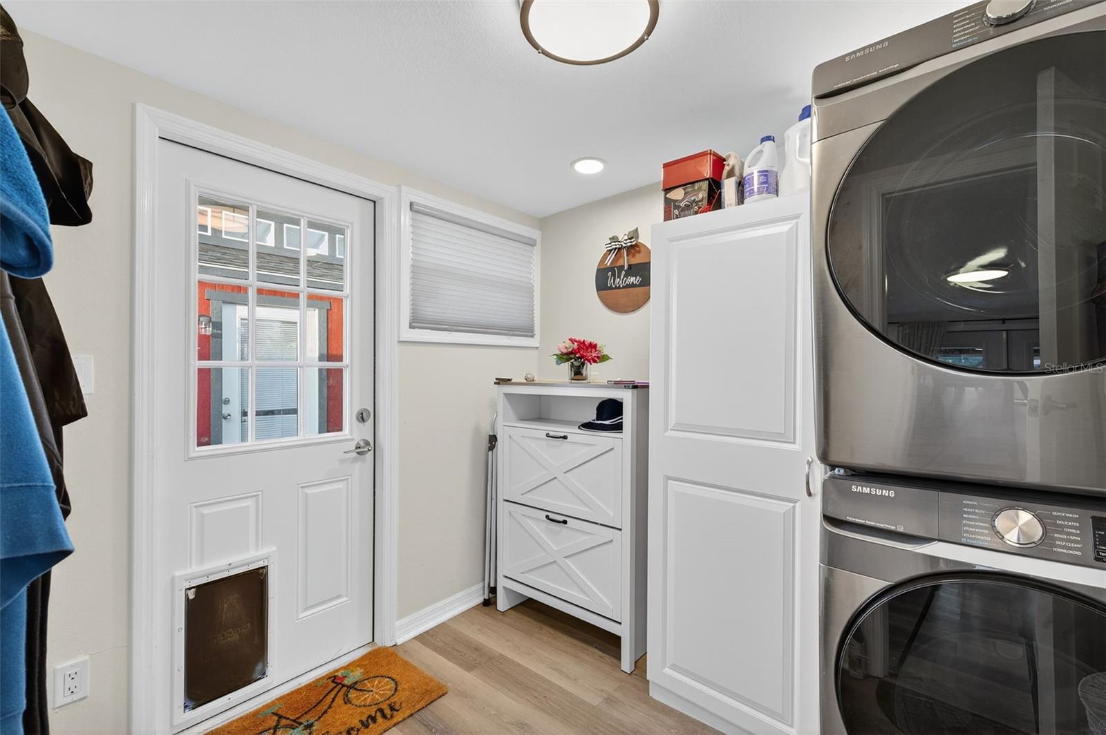 Image 22 of 56 For 11761 80th Avenue