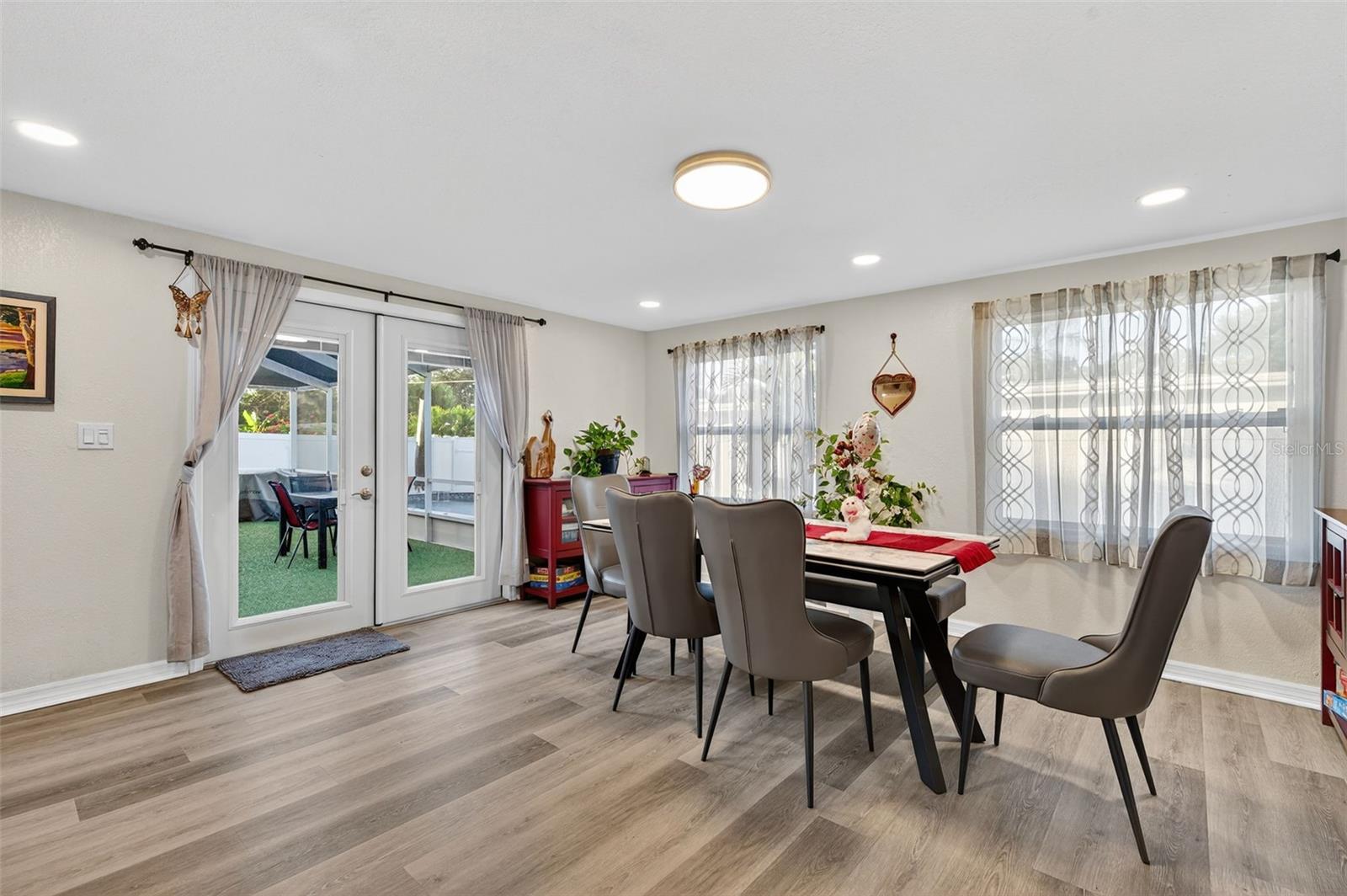 Image 23 of 56 For 11761 80th Avenue