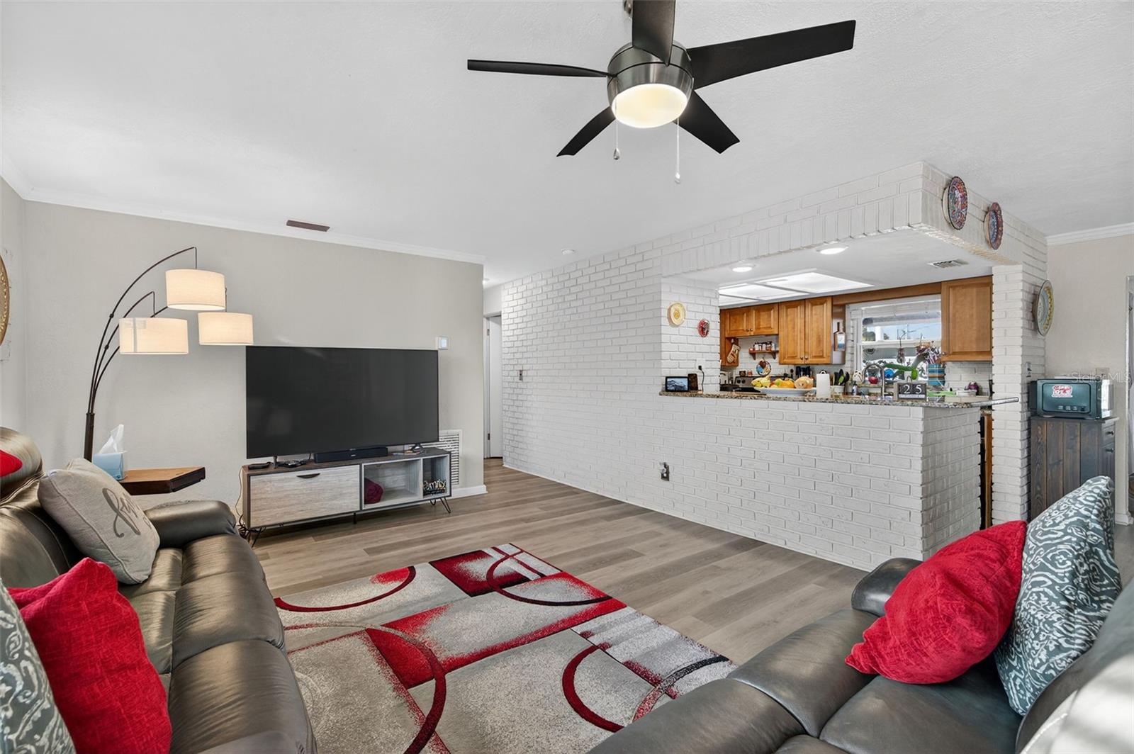 Image 3 of 56 For 11761 80th Avenue